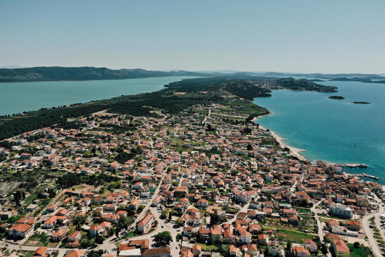 Holiday Apartments Amarilis Pakoštane Exterior foto